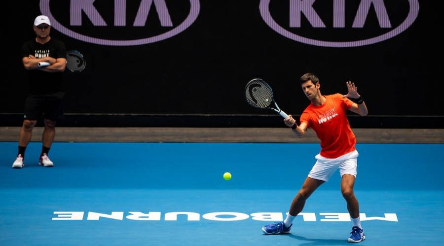 Novak Djokovic Calentando